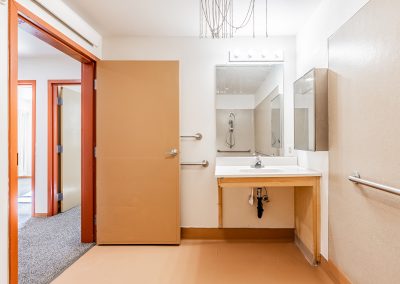 Hazelwood Station Apartment 202 BATHROOM