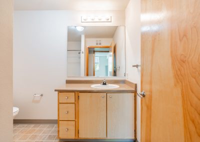 Hazelwood Station Apartment 321 Bathroom